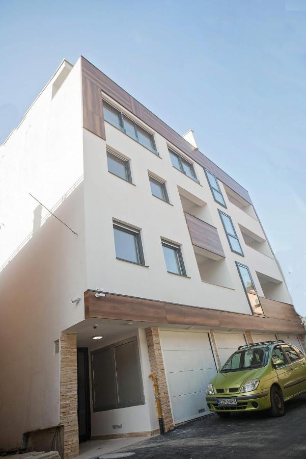 Luna Deluxe City Center & Free Parking Σαράγεβο Εξωτερικό φωτογραφία
